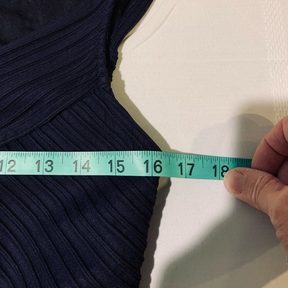 Beautiful Dress with Statement Neckline Size 4 - Picture 7 of 12